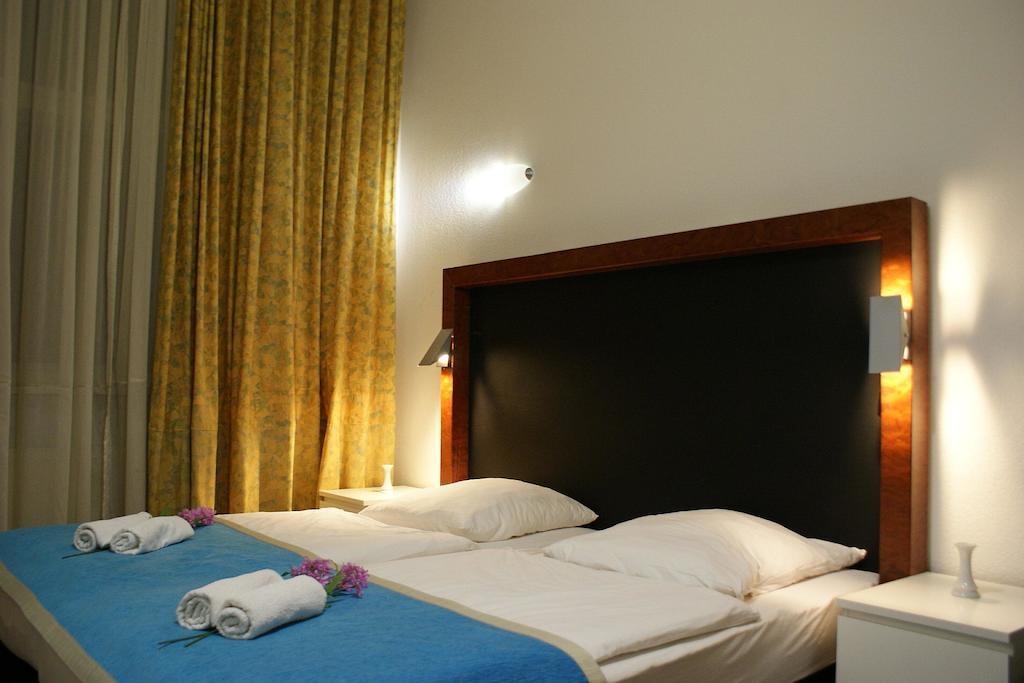 Hotel Garni Aaberna Berlin Rum bild