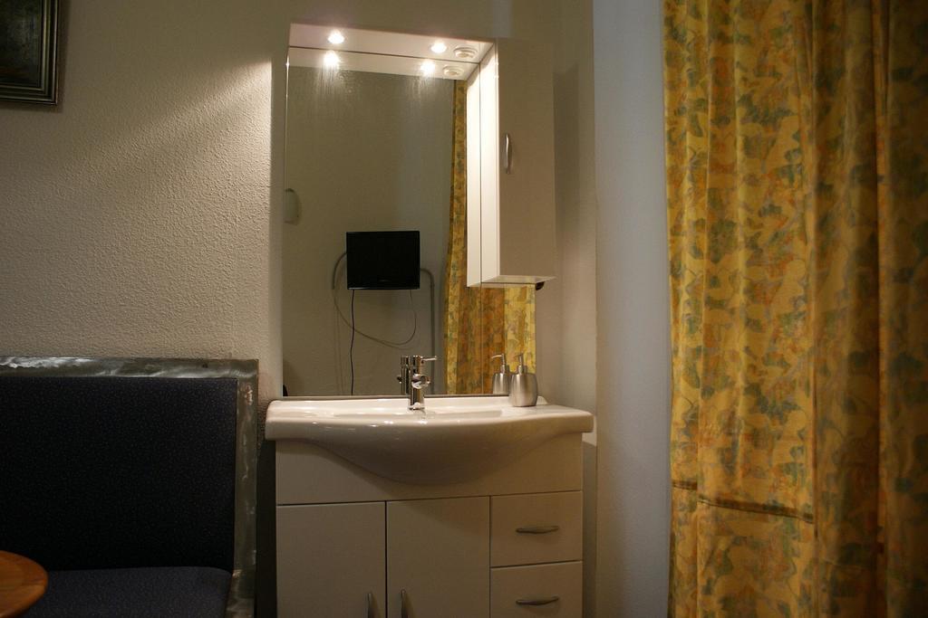 Hotel Garni Aaberna Berlin Rum bild