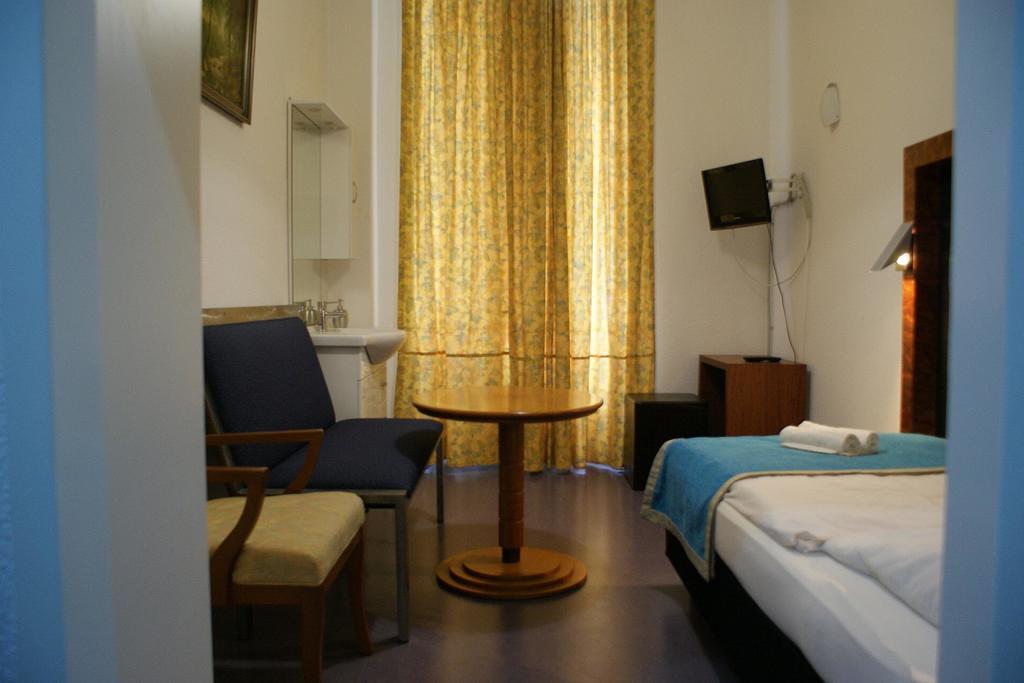 Hotel Garni Aaberna Berlin Rum bild