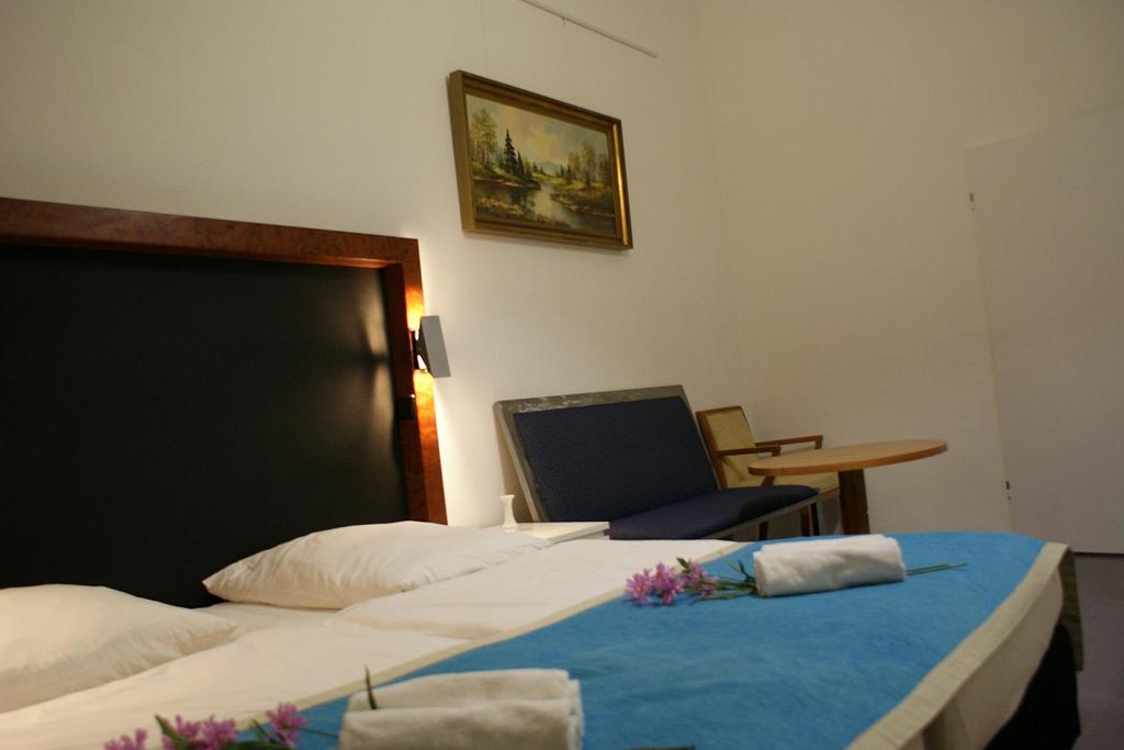 Hotel Garni Aaberna Berlin Rum bild