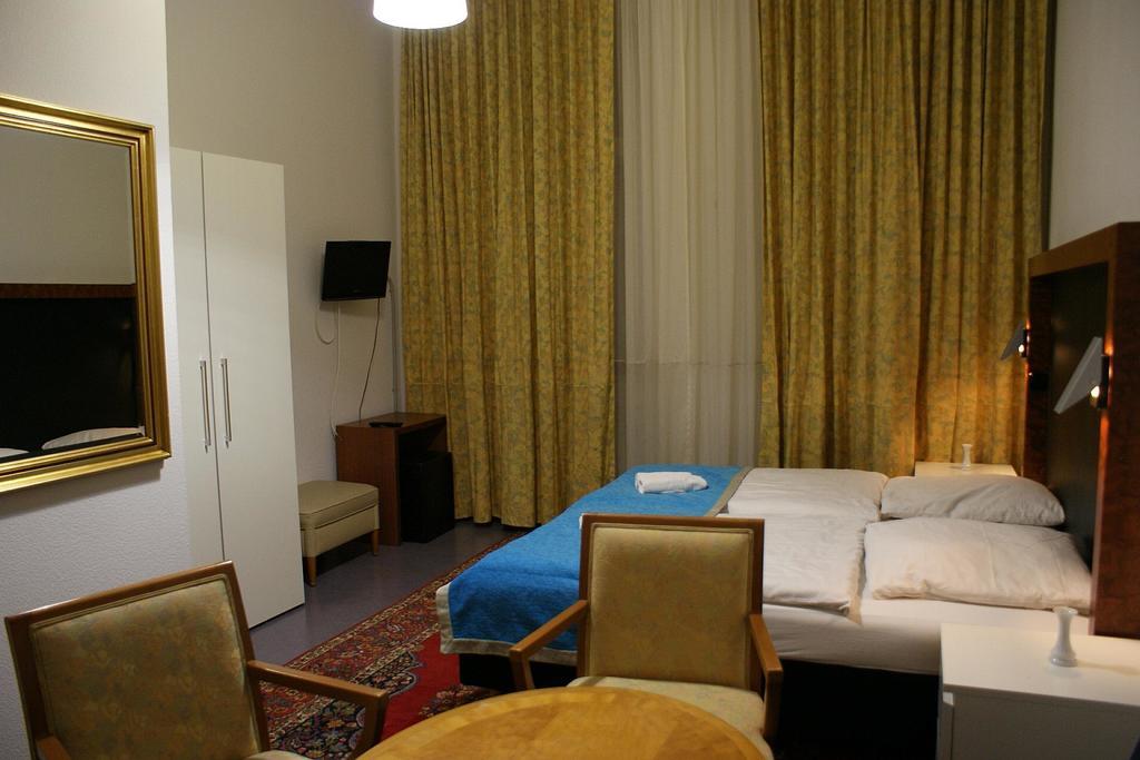 Hotel Garni Aaberna Berlin Rum bild